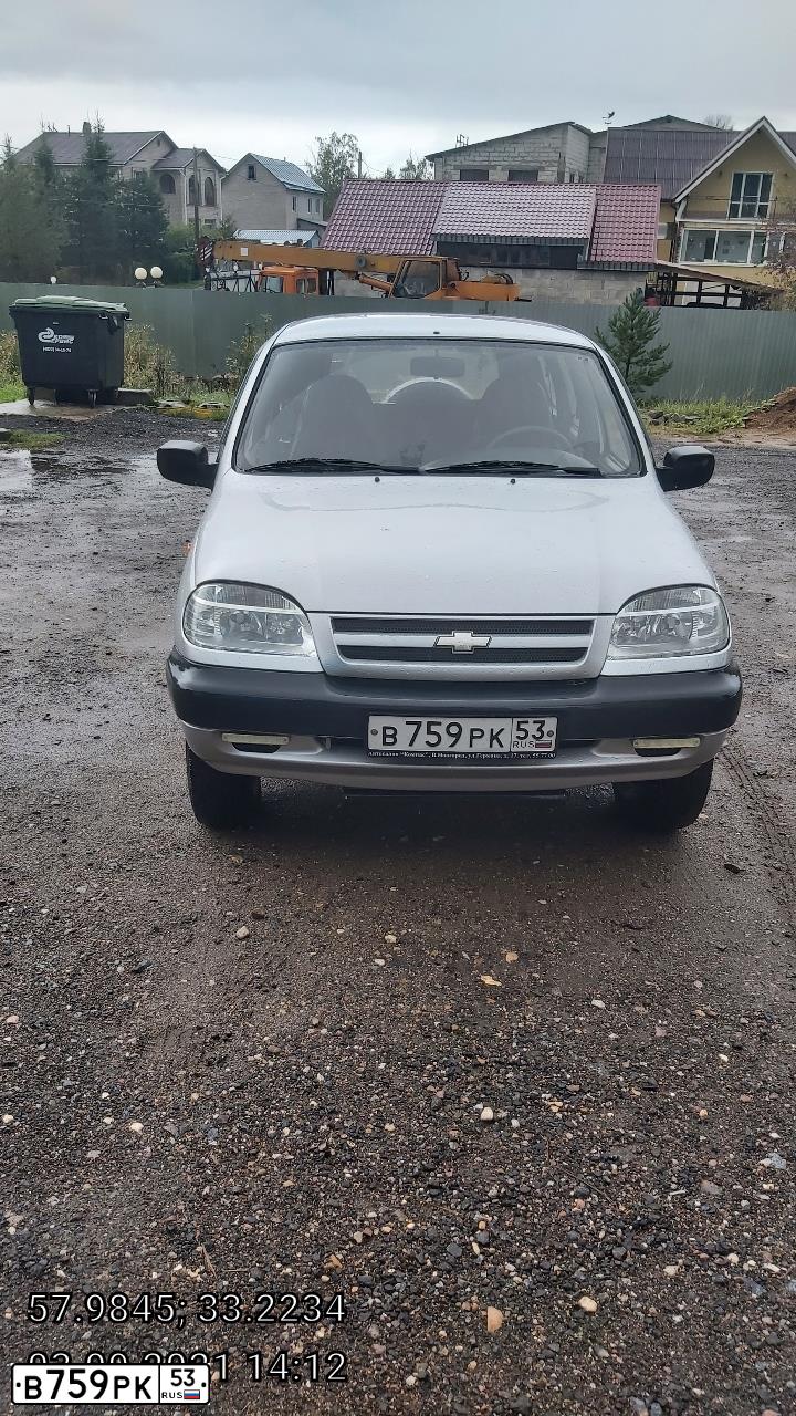 Фото автомобиля CHEVROLET NIVA, 2008 — госномер К501СА53. Цвет: СВЕТЛО-СЕРЕБРИСТЫЙ  МЕТАЛЛИК