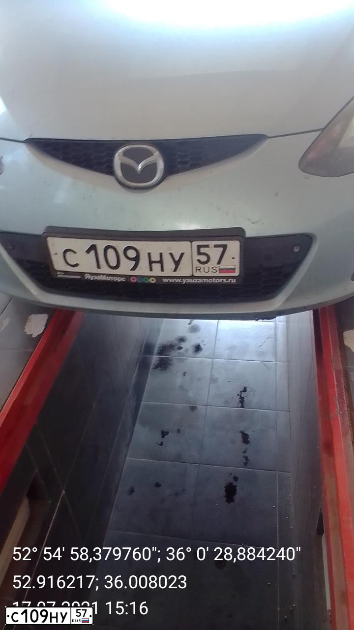 Фото автомобиля MAZDA 2, 2008 — госномер Р569УУ40. Цвет: Серебристый