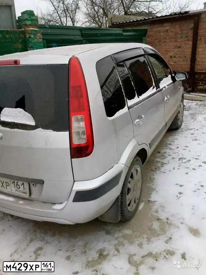 Фото автомобиля FORD FUSION, 2006 — госномер М429ХР161. Цвет: СЕРЕБРИСТЫЙ