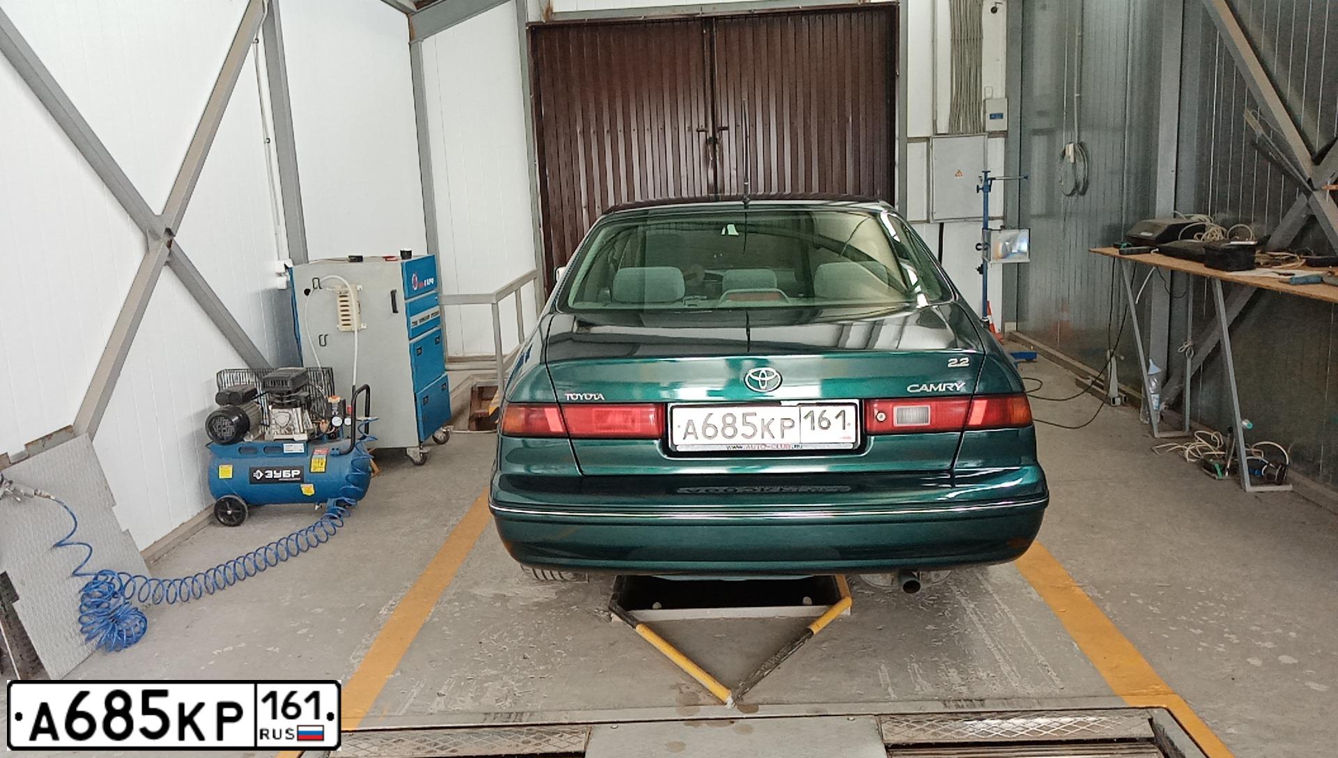 Фото автомобиля TOYOTA CAMRY, 1997 — госномер А685КР161. Цвет: Т.ЗЕЛЕНЫЙ