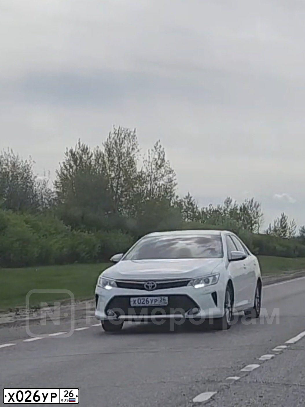 Фото автомобиля HYUNDAI SOLARIS, 2018 — госномер У222ЕМ22. Цвет: Белый