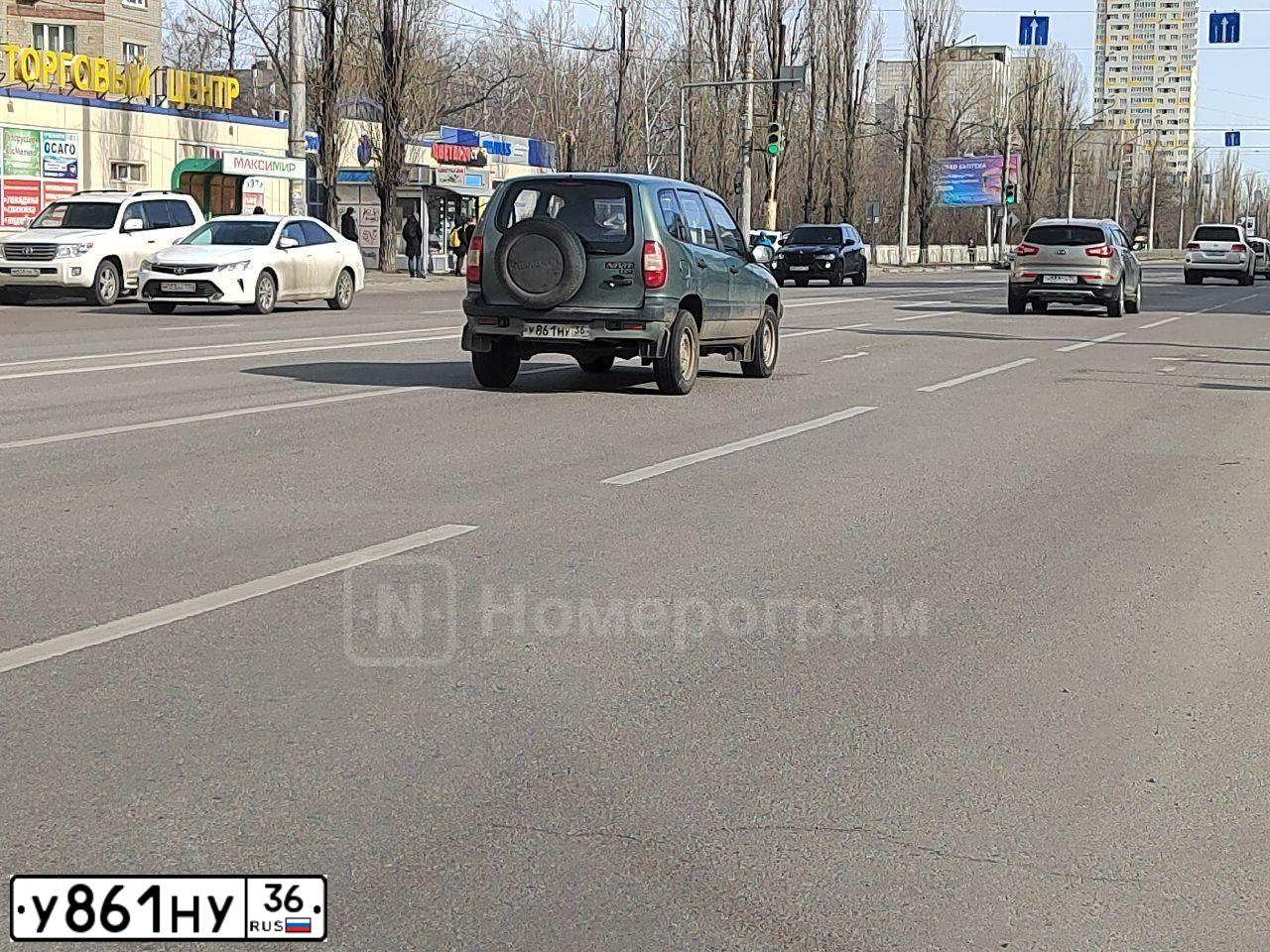 Фото автомобиля (ВАЗ) ВАЗ 2107 (2107), 1993 — госномер Т802НН36