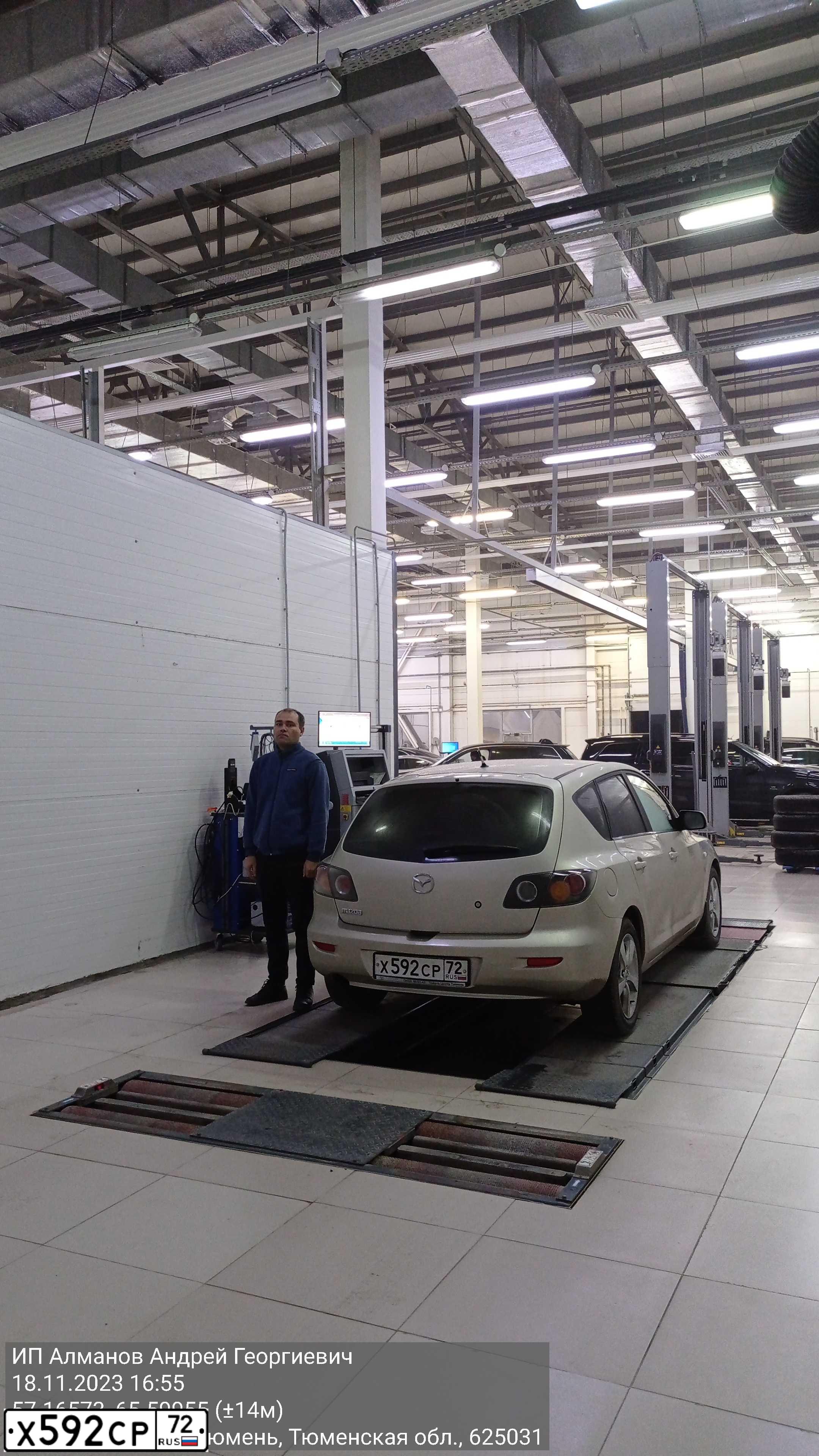 Фото автомобиля MAZDA 3, 2006 — госномер К500ОА72. Цвет: СЕРО-ЗОЛОТИСТЫЙ