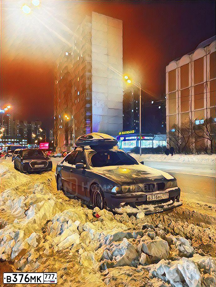 Фото автомобиля BMW SERIE 5, 2001 — госномер В376МК777. Цвет: синий