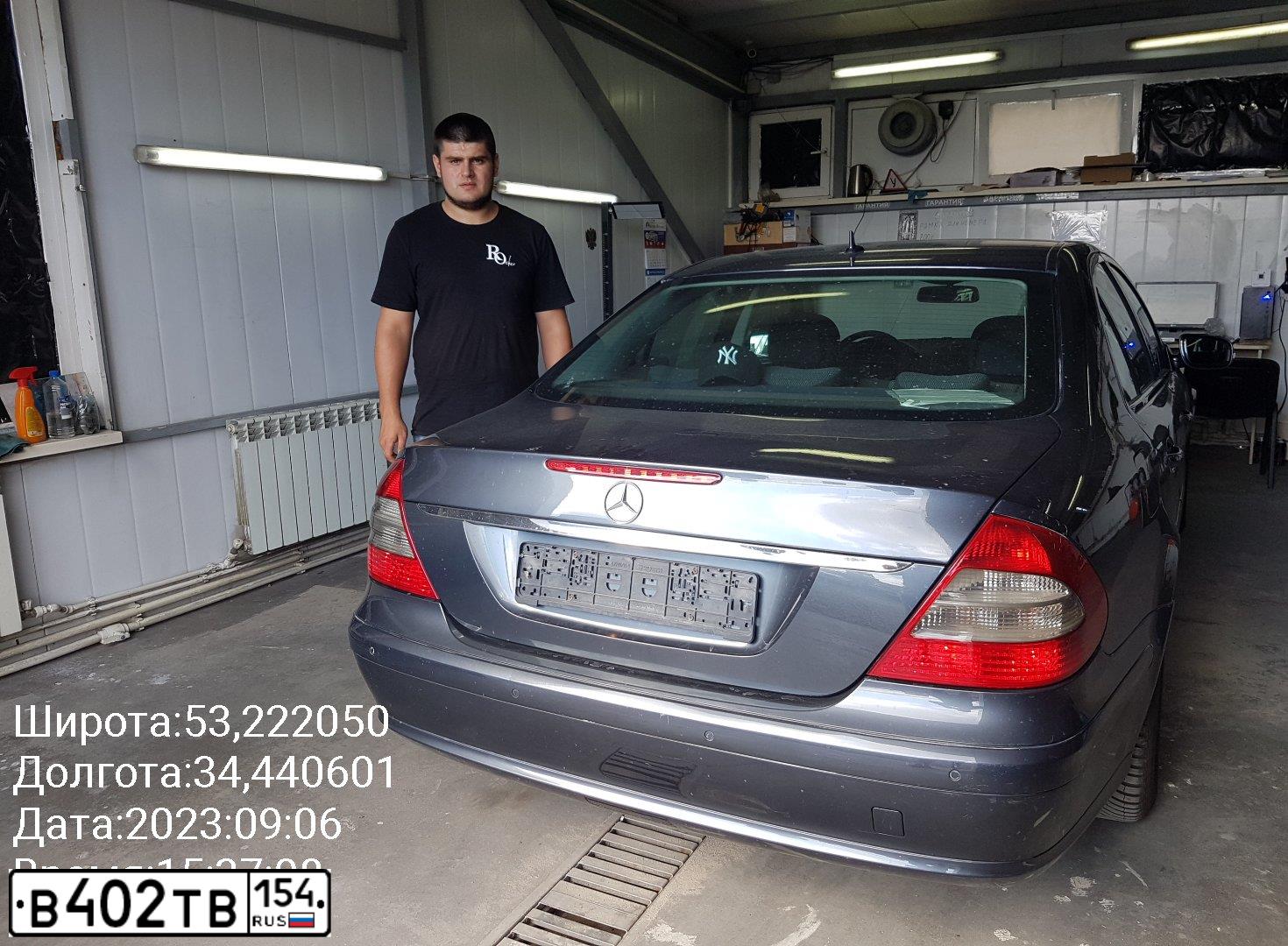 Фото автомобиля MERCEDES E-KLASSE, 2008 — госномер В402ТВ154. Цвет: СЕРЫЙ