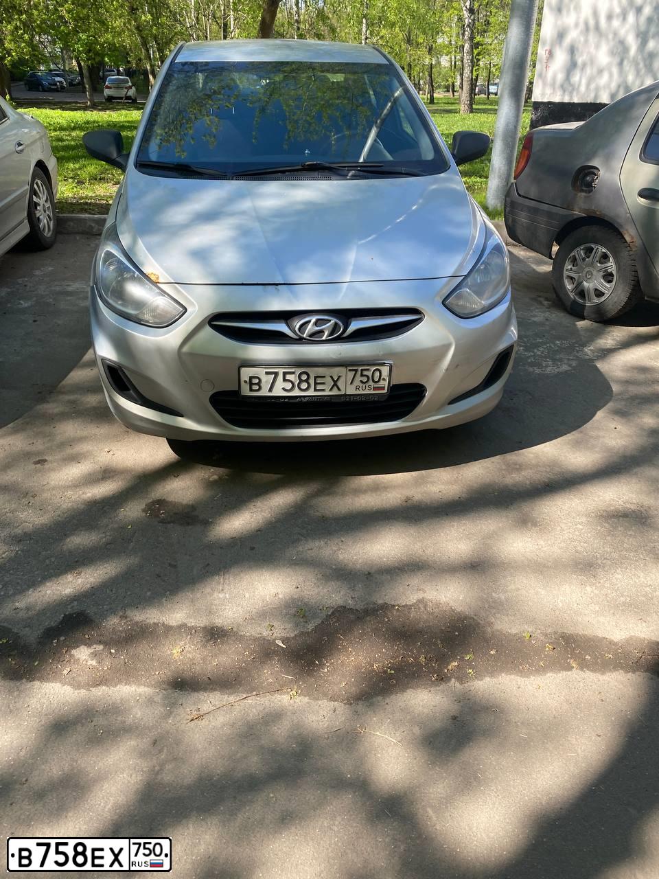 Фото автомобиля HYUNDAI SOLARIS, 2013 — госномер В758ЕХ750. Цвет: СЕРЕБРИСТЫЙ