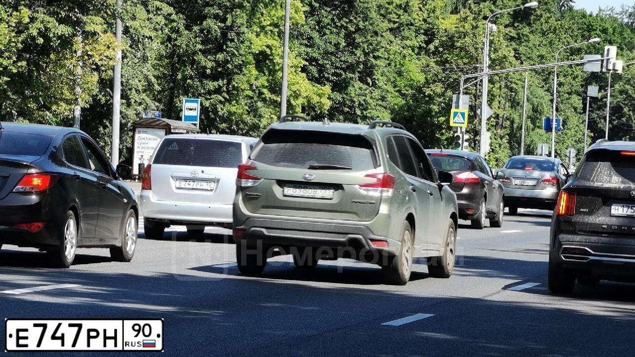 Фото автомобиля TOYOTA COROLLA, 2004 — госномер Т325СТ58. Цвет: СЕРЕБРИСТЫЙ