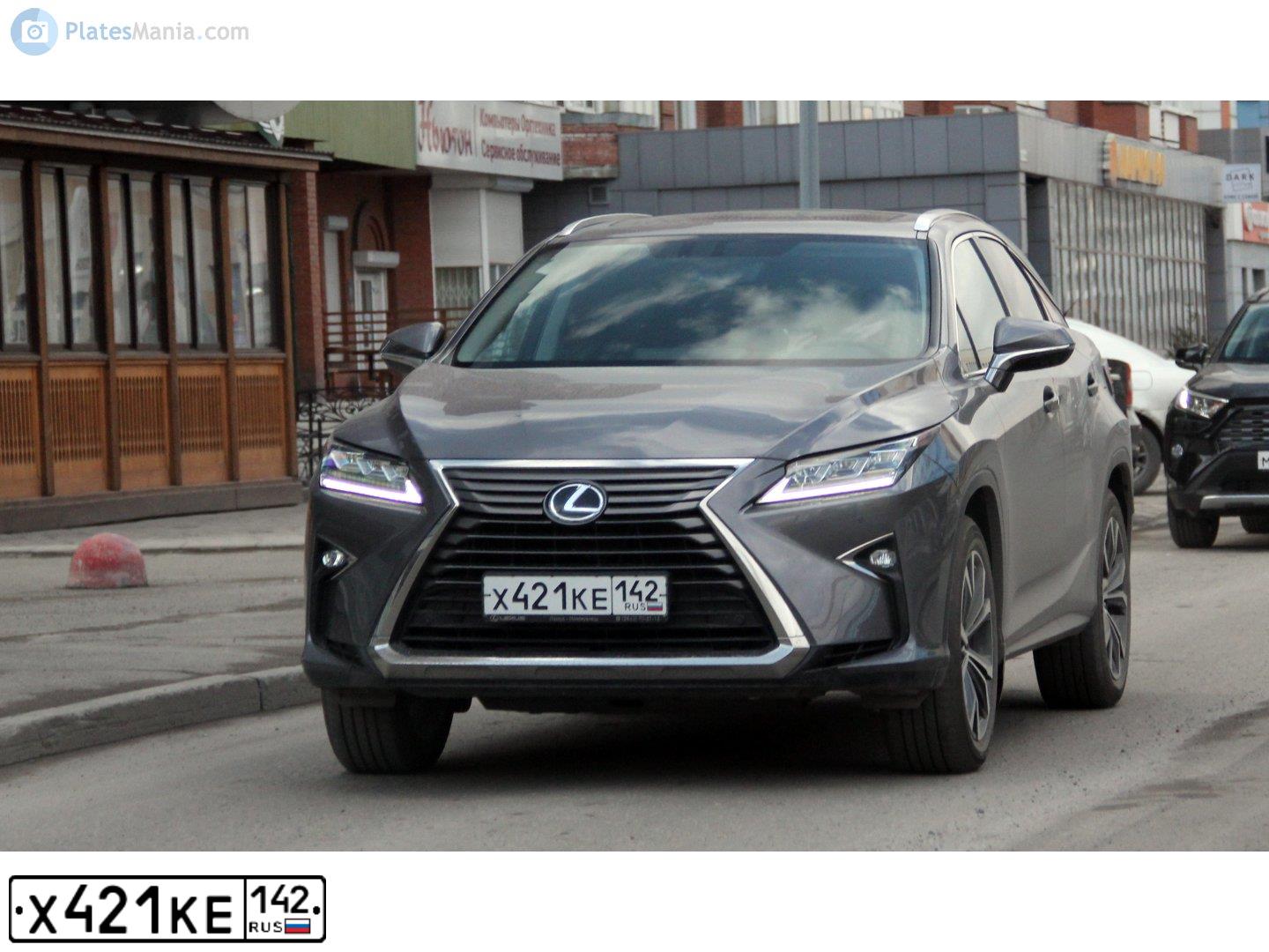 Фото автомобиля LEXUS RX, 2018 — госномер Х421КЕ142. Цвет: СЕРЫЙ