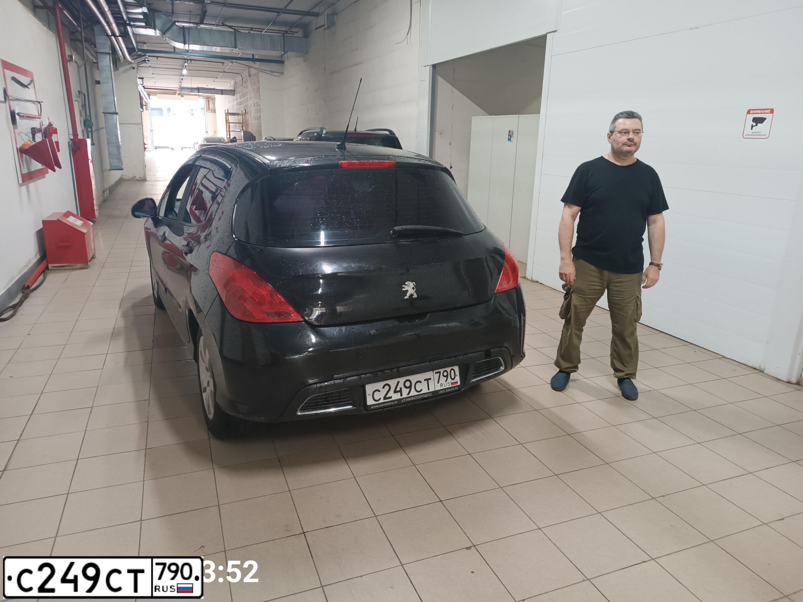 Фото автомобиля HYUNDAI SOLARIS, 2017 — госномер С249СТ790. Цвет: БЕЛЫЙ ЖЕЛТЫЙ СЕРЫЙ