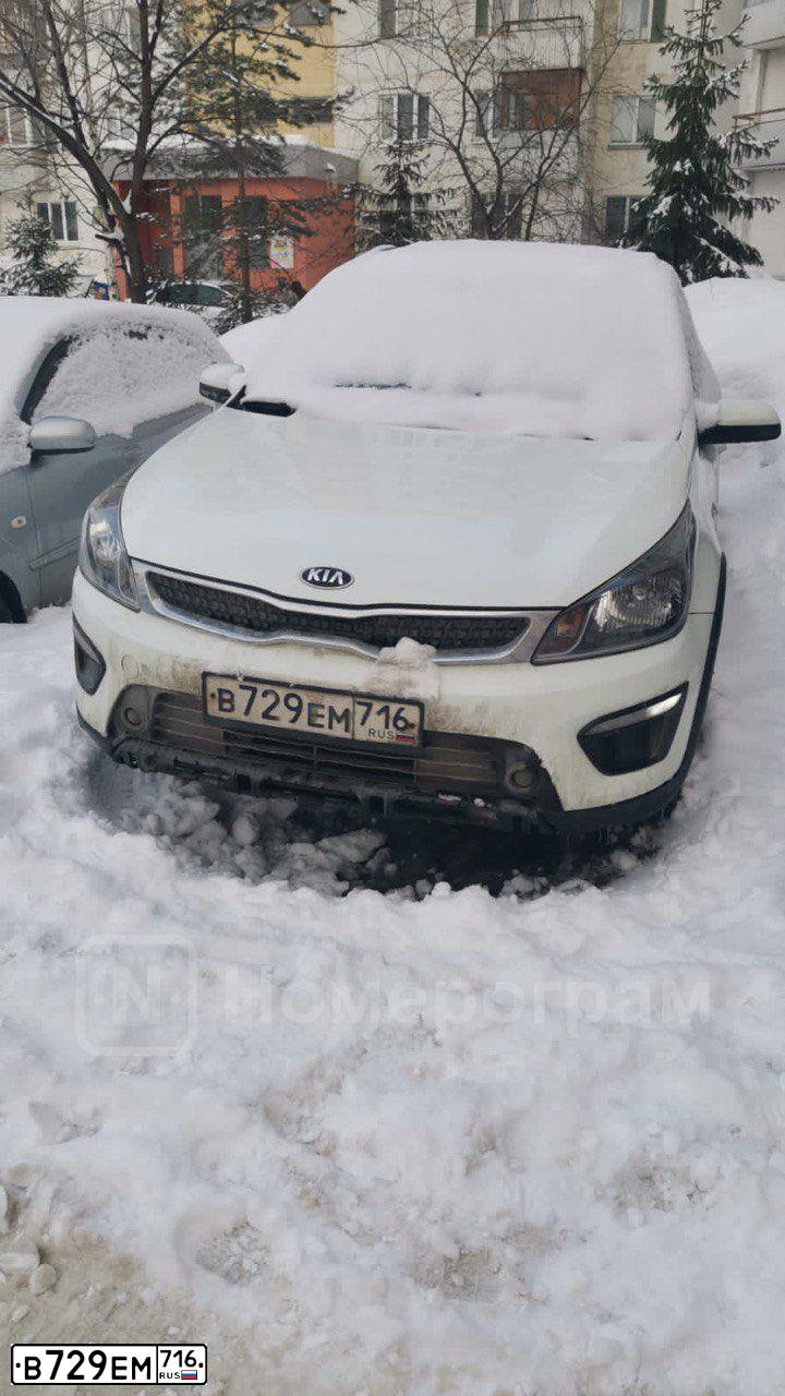 Фото автомобиля KIA RIO, 2018 — госномер В729ЕМ716. Цвет: Белый
