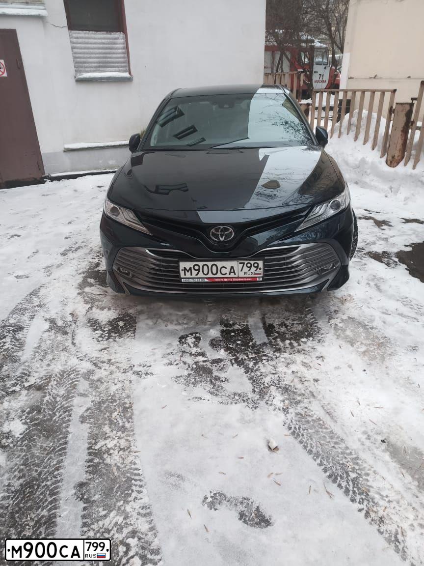 Фото автомобиля TOYOTA CAMRY, 2019 — госномер О278НЕ196. Цвет: ТЕМНО-СИНИЙ МЕТАЛЛИК