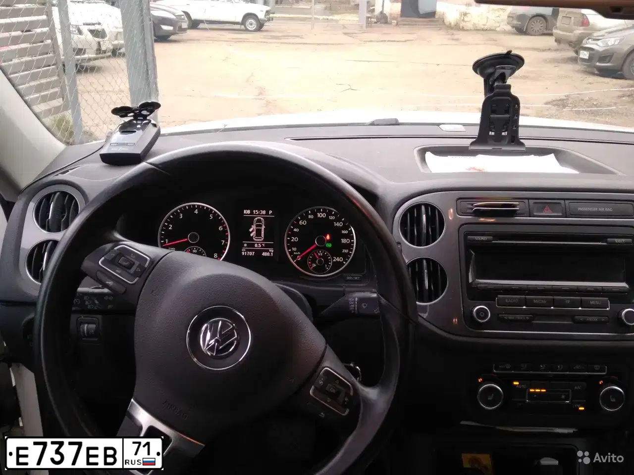 Фото автомобиля VOLKSWAGEN TIGUAN, 2012 — госномер Т388ЕУ71. Цвет: Белый