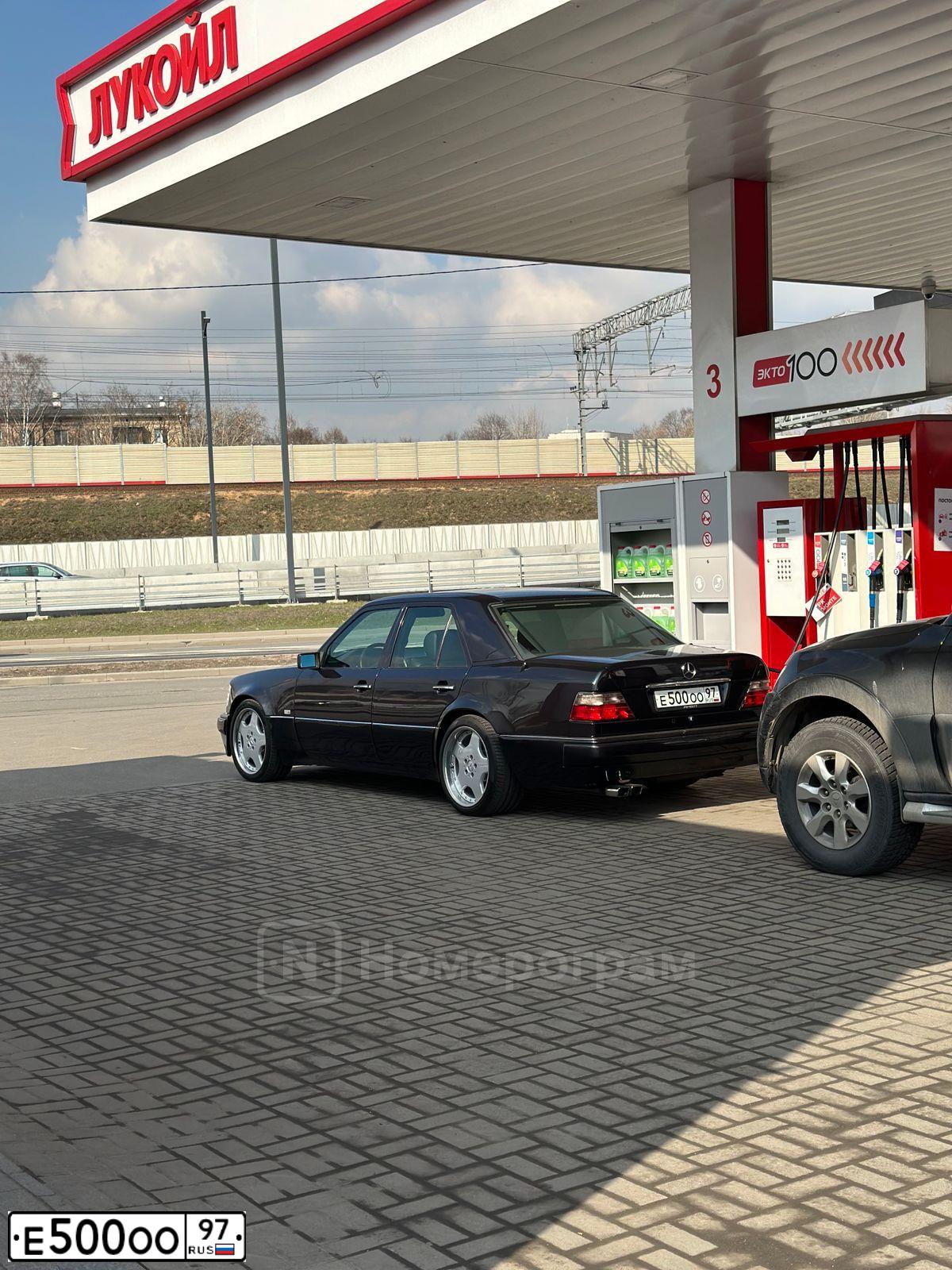 Фото автомобиля LADA 2114 SAMARA, 2005 — госномер Е500ОО97. Цвет: Сине-зеленый