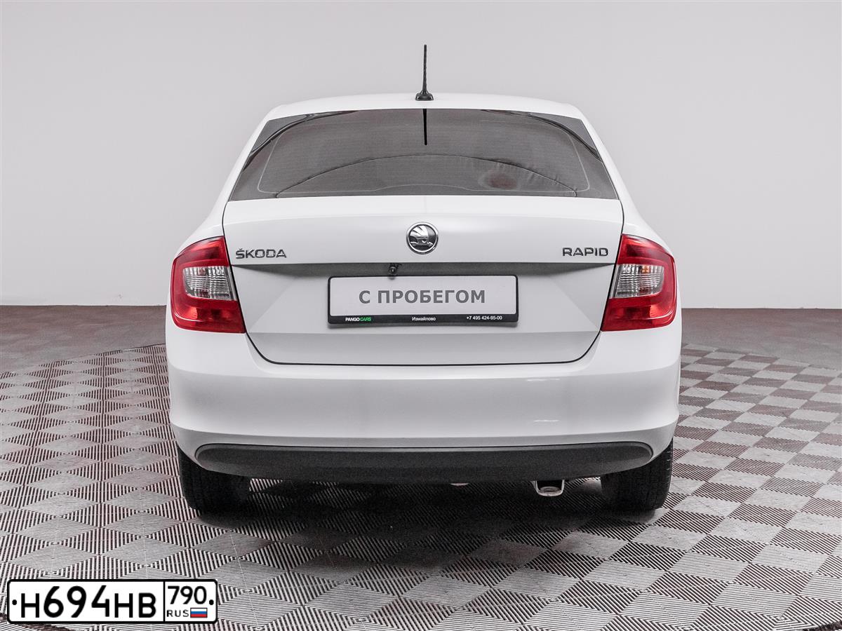 Фото автомобиля SKODA RAPID, 2017 — госномер Т773НО196. Цвет: БЕЛЫЙ