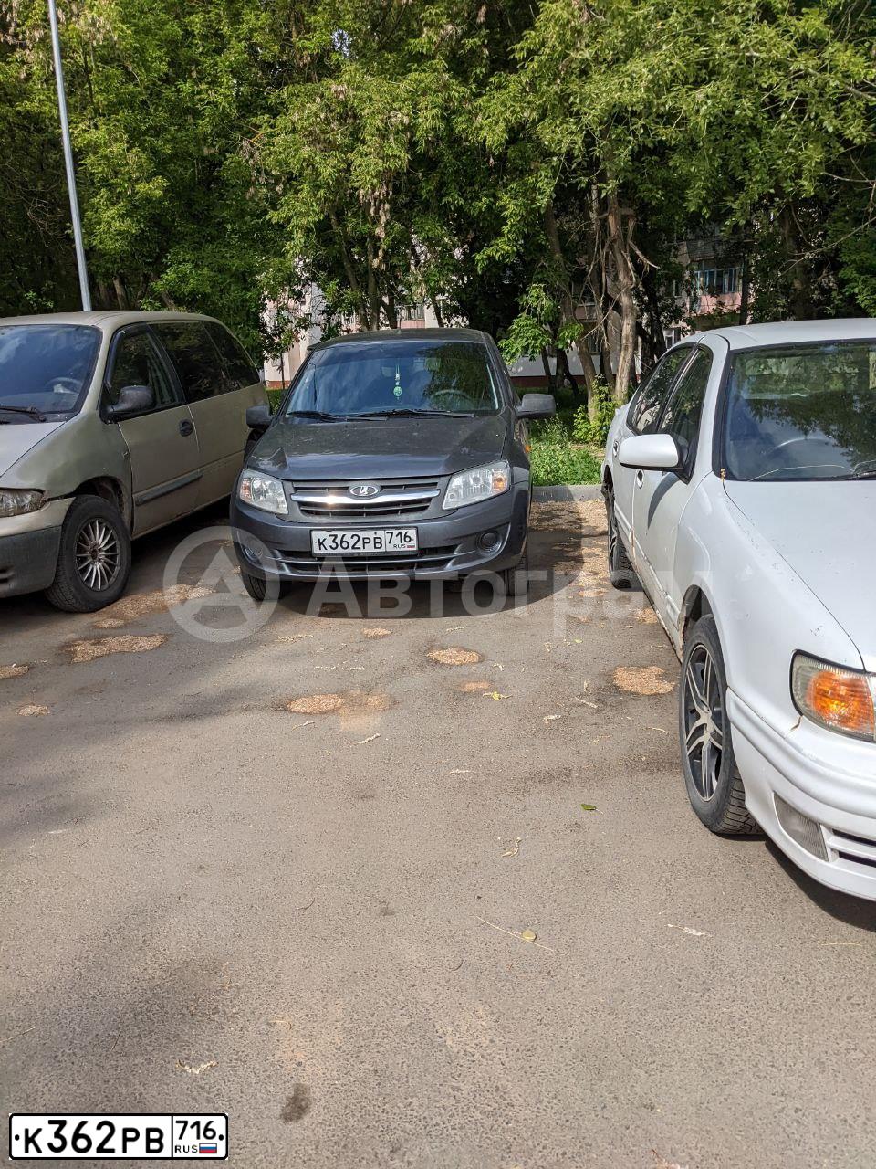 Фото автомобиля LADA 2190 GRANTA, 2014 — госномер К362РВ716. Цвет: серебристо-темно-серый