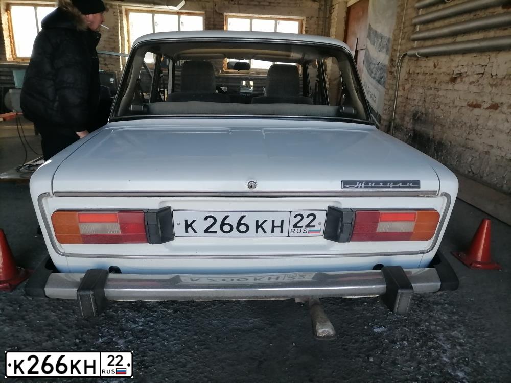 Фото автомобиля LADA 2106, 2003 — госномер К266КН22. Цвет: БЕЛЫЙ