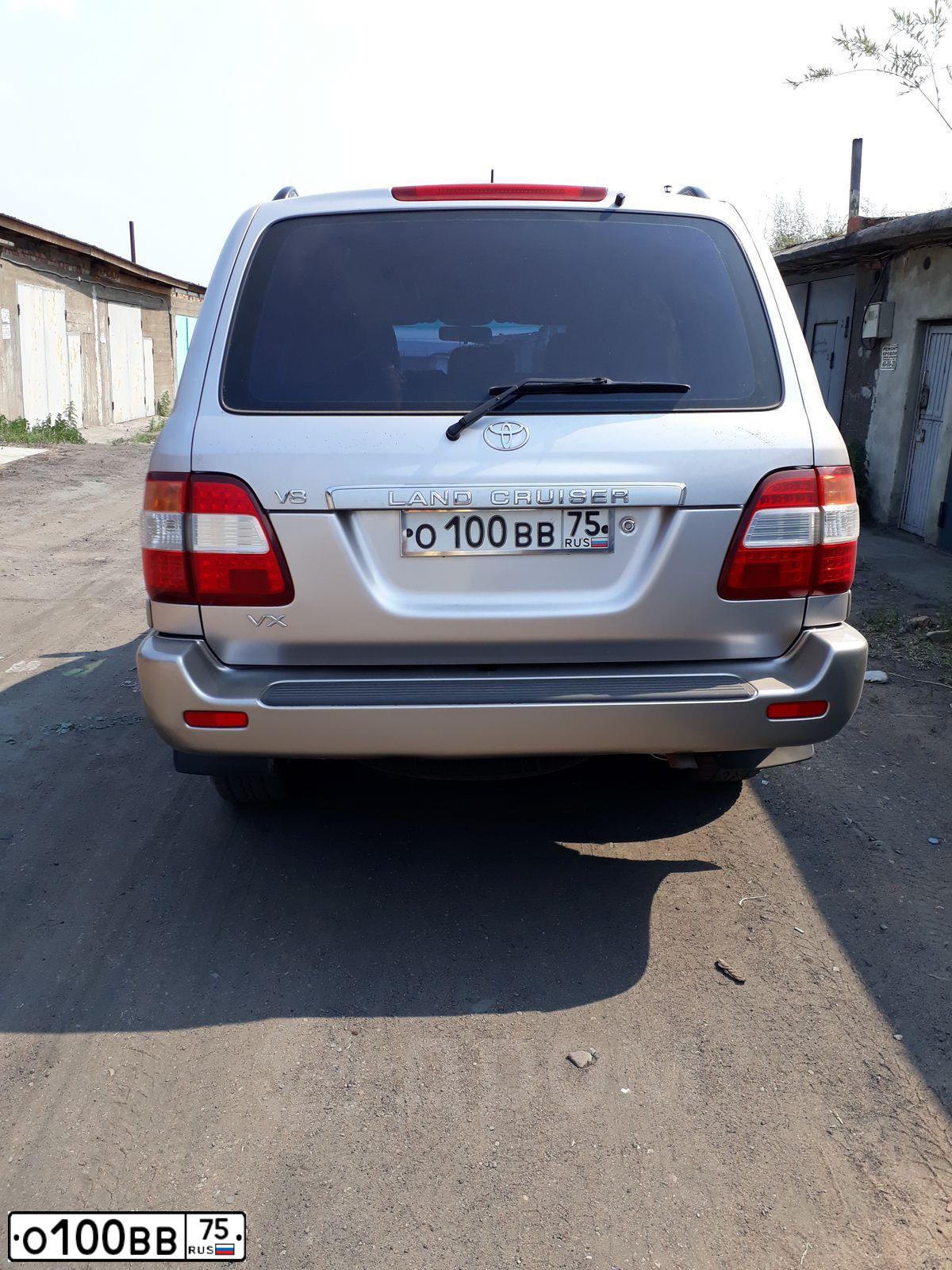 Фото автомобиля TOYOTA LANDCRUISER, 2004 — госномер О100ВВ75. Цвет: СЕРЫЙ