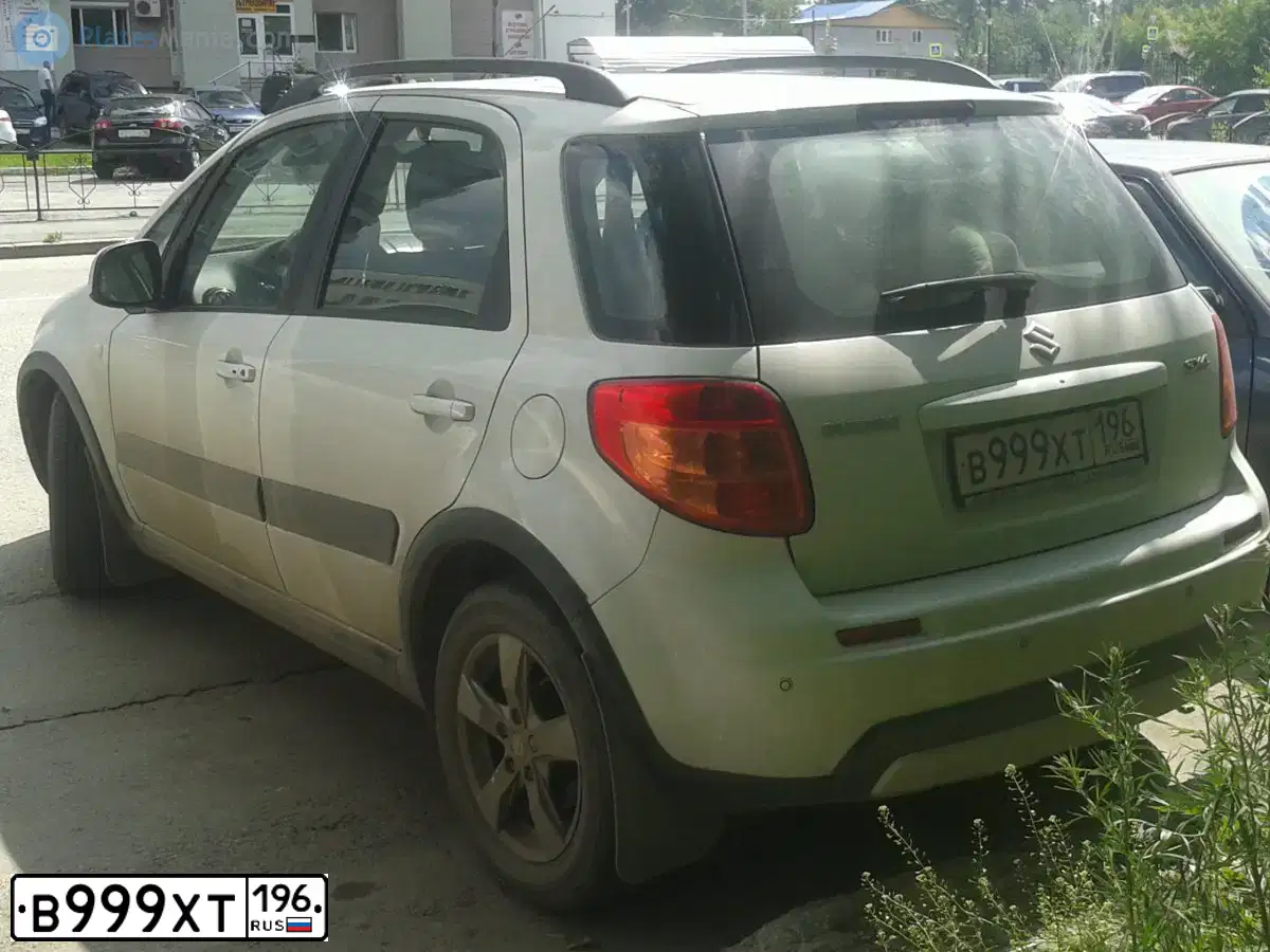 Фото автомобиля SUZUKI SX 4, 2011 — госномер В999ХТ196. Цвет: Белый