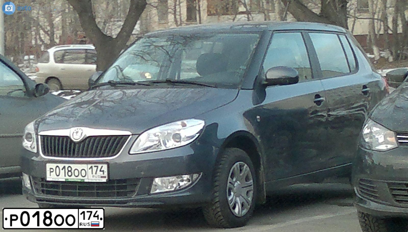 Фото автомобиля SKODA FABIA, 2011 — госномер Р018ОО174. Цвет: ТЕМНО-СЕРЫЙ