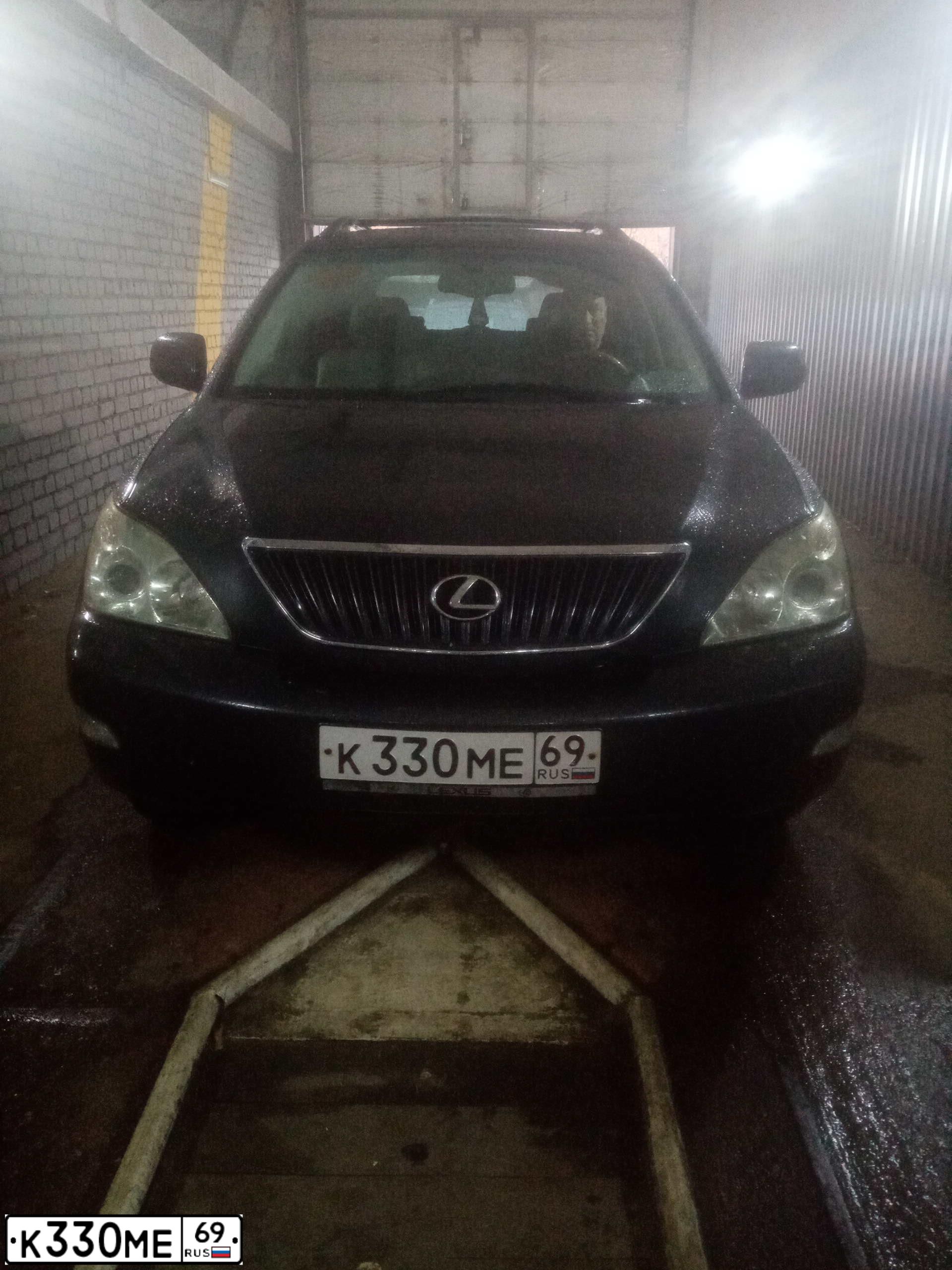 Фото автомобиля LEXUS RX, 2003 — госномер К330МЕ69. Цвет: ЧЕРНЫЙ