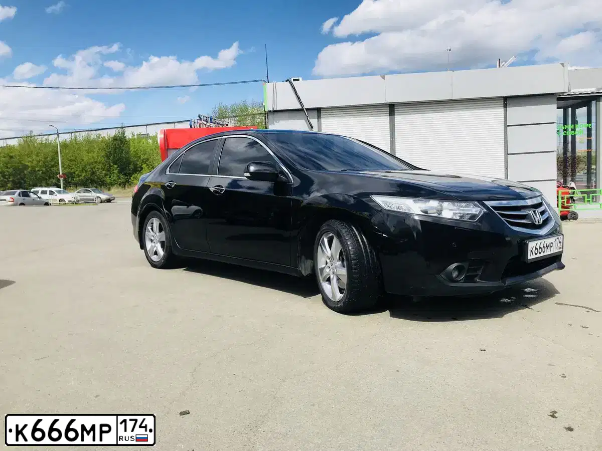 Фото автомобиля CHEVROLET AVEO, 1910 — госномер У613ТТ174. Цвет: Серый