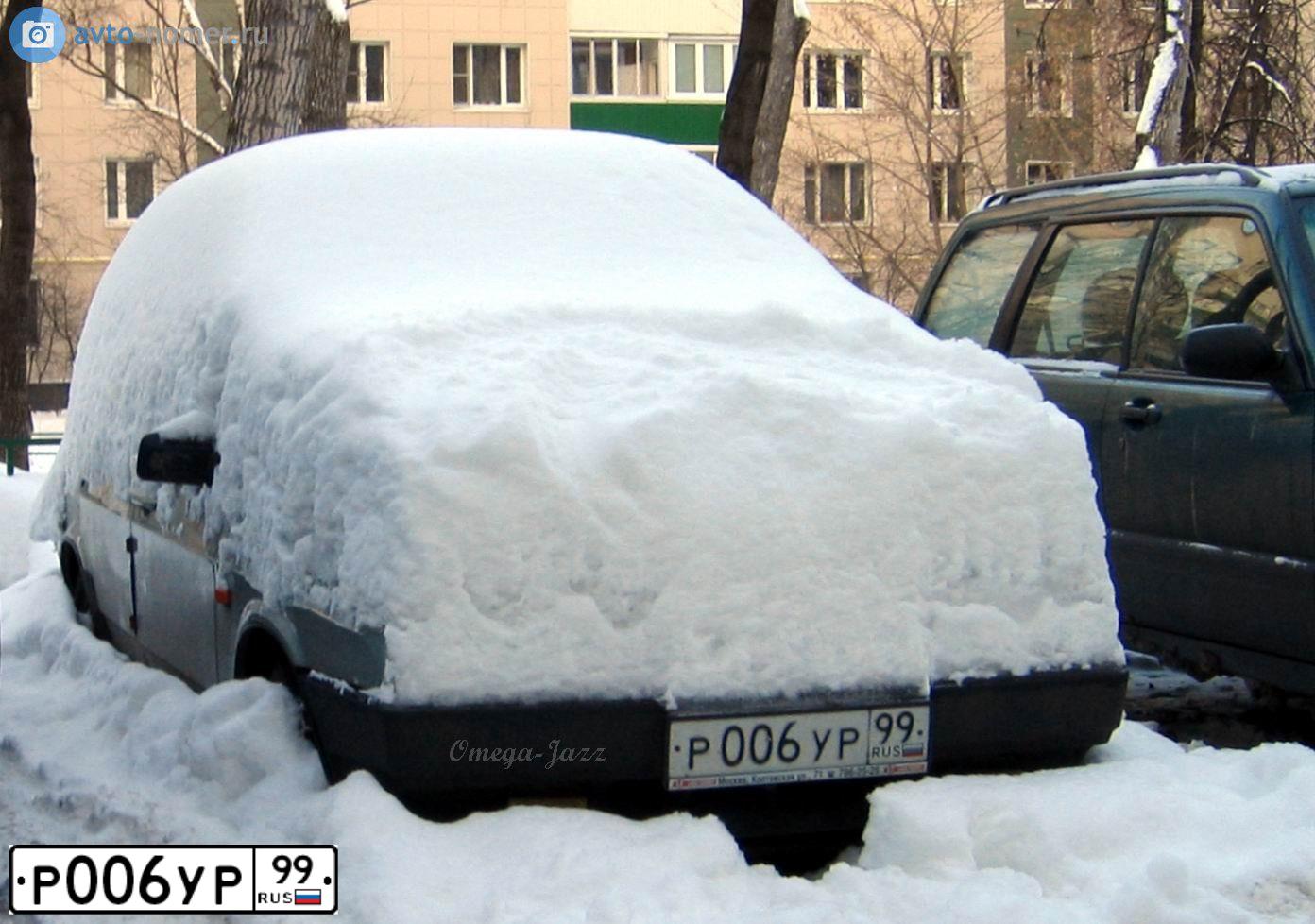Фото автомобиля FORD FOCUS, 2006 — госномер Р006УР99. Цвет: Красный