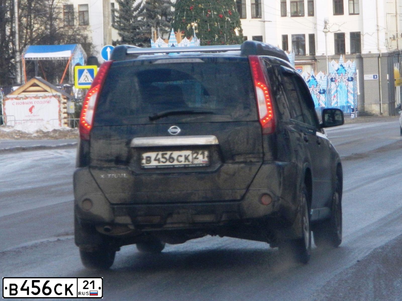 Фото автомобиля NISSAN X-TRAIL, 2012 — госномер В584ВХ147. Цвет: ЧЕРНЫЙ