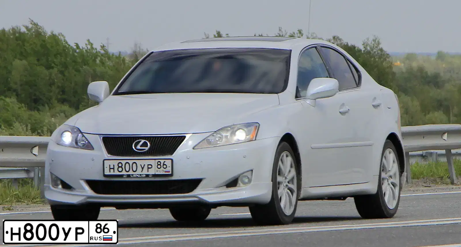 Фото автомобиля LEXUS IS, 2008 — госномер Н800УР86. Цвет: БЕЛЫЙ