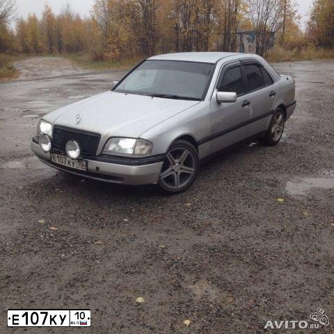 Фото автомобиля MERCEDES C-KLASSE, 1997 — госномер Е107КУ10. Цвет: СЕРЕБРИСТЫЙ