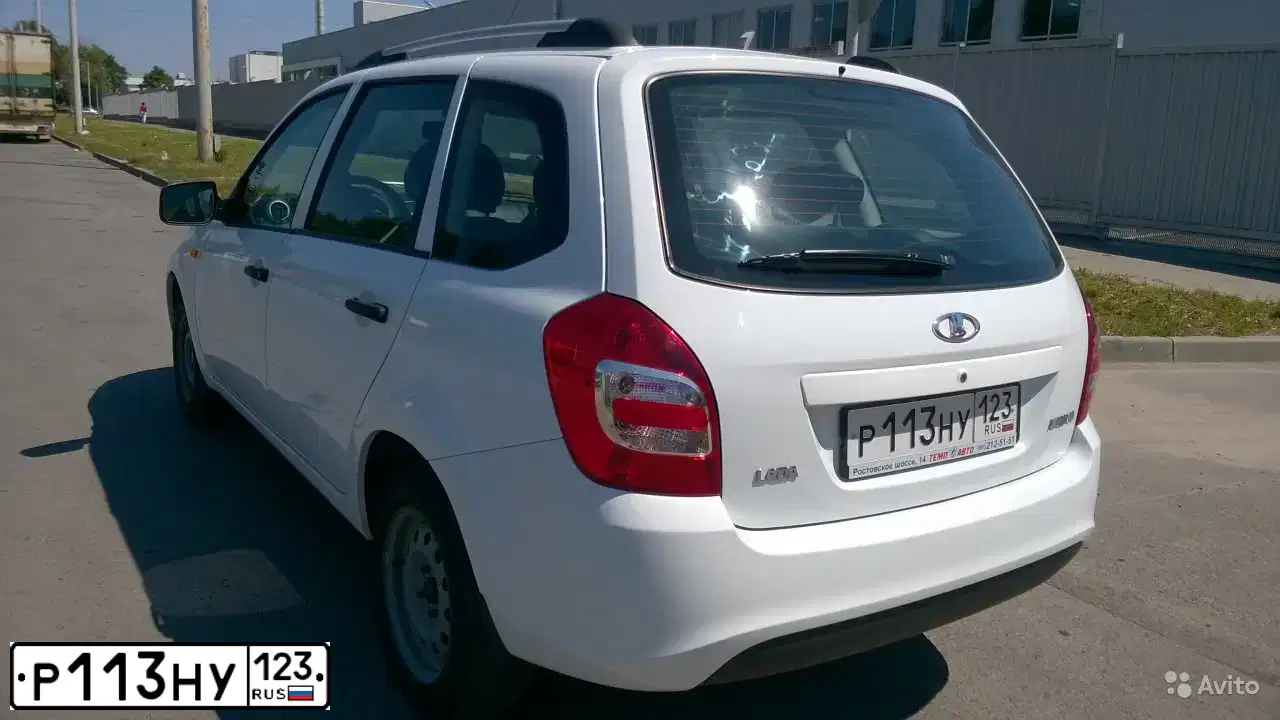 Фото автомобиля LADA KALINA, 2014 — госномер О113КА126. Цвет: Белый