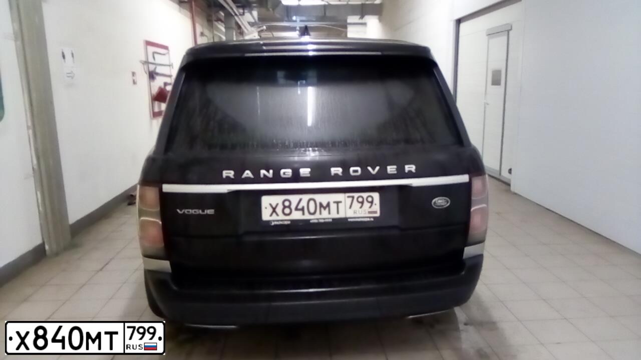 Фото автомобиля LANDROVER RANGE ROVER, 2018 — госномер Т900ОЕ197. Цвет: ЧЕРНЫЙ