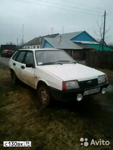Фото автомобиля LADA 2109 SAMARA, 1990 — госномер М495АН59. Цвет: Белый