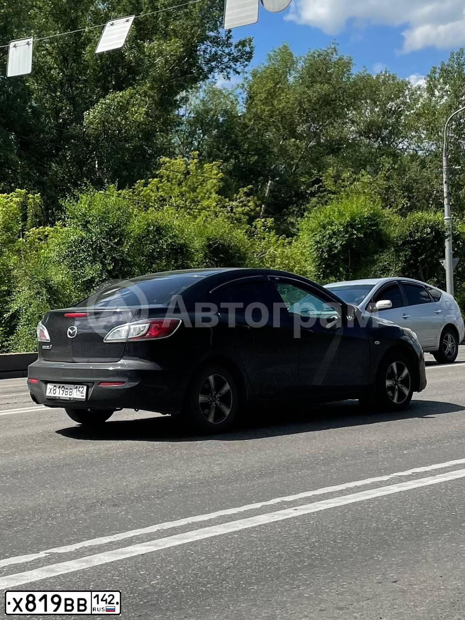 Фото автомобиля MAZDA 3, 2012 — госномер Р111УЕ24