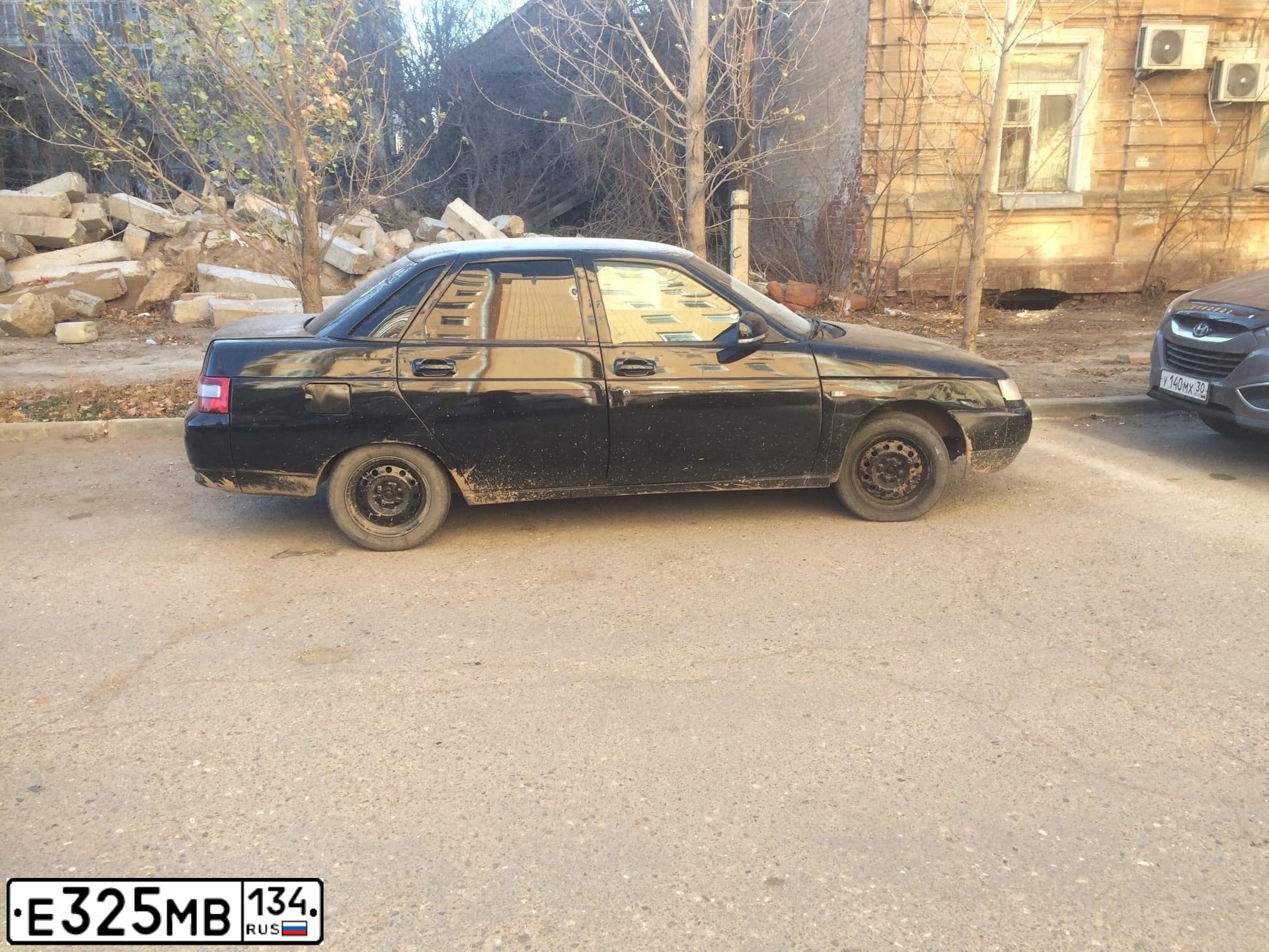 Фото автомобиля LADA 2110, 2003 — госномер Е325МВ134. Цвет: ТЕМНО ЗЕЛЕНЫЙ