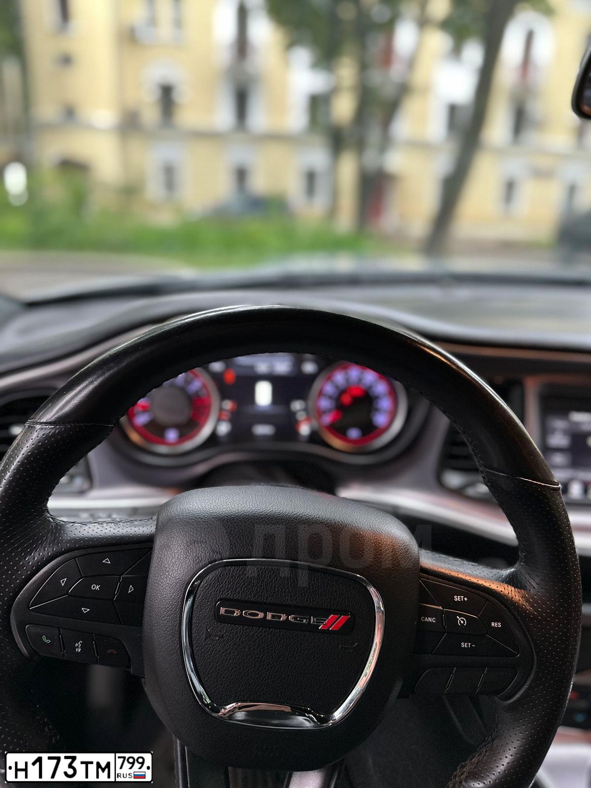 Фото автомобиля GEELY COOLRAY, 2020 — госномер Р477СВ48. Цвет: Белый