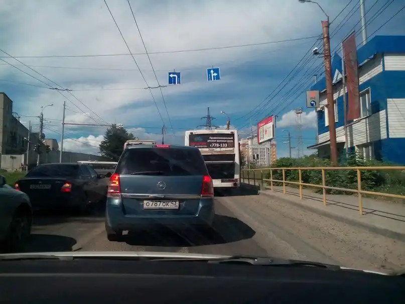 Фото автомобиля OPEL ZAFIRA, 2008 — госномер В191МН790. Цвет: СЕРО-ГОЛУБОЙ