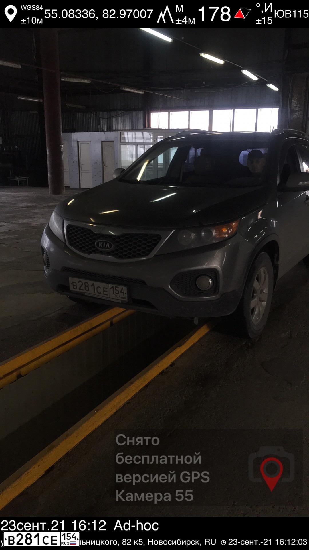 Фото автомобиля KIA SORENTO, 2010 — госномер В281СЕ154