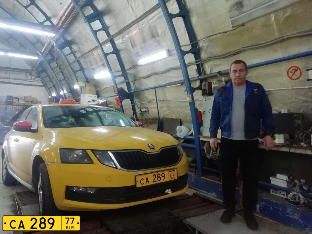 Фото автомобиля SKODA OCTAVIA, 2019 — госномер В821ОО193. Цвет: БЕЛЫЙ