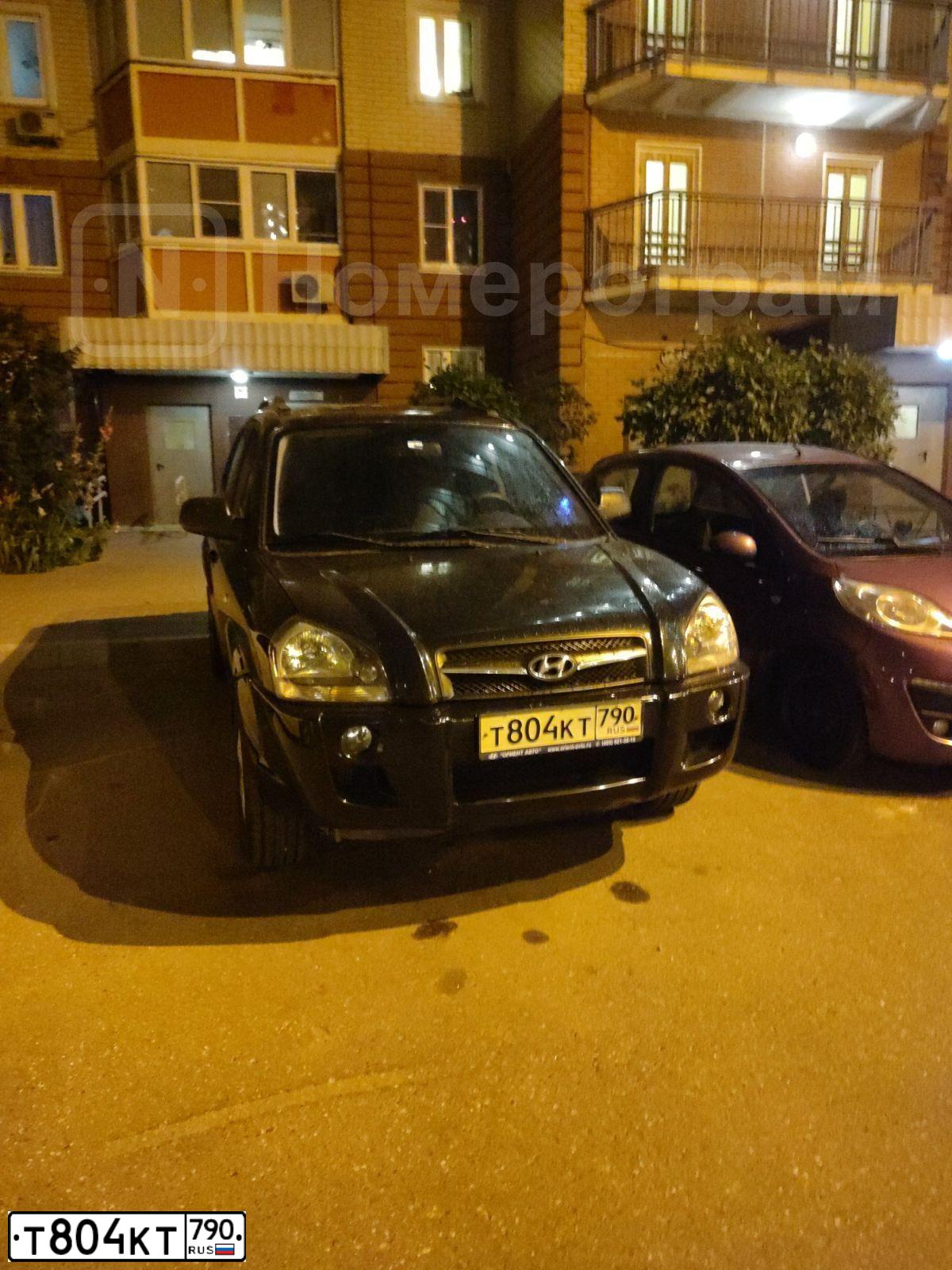 Фото автомобиля HYUNDAI TUCSON, 2008 — госномер Т804КТ790. Цвет: Темно-зеленый