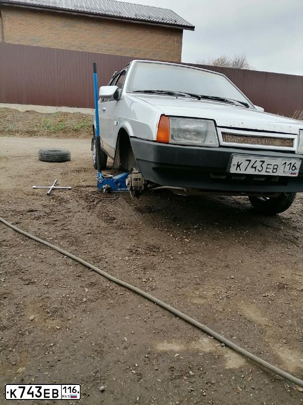 Фото автомобиля LADA 2109 SAMARA, 2003 — госномер К743ЕВ116. Цвет: СВЕТЛО-СЕРЕБРИСТЫЙ МЕТАЛИК