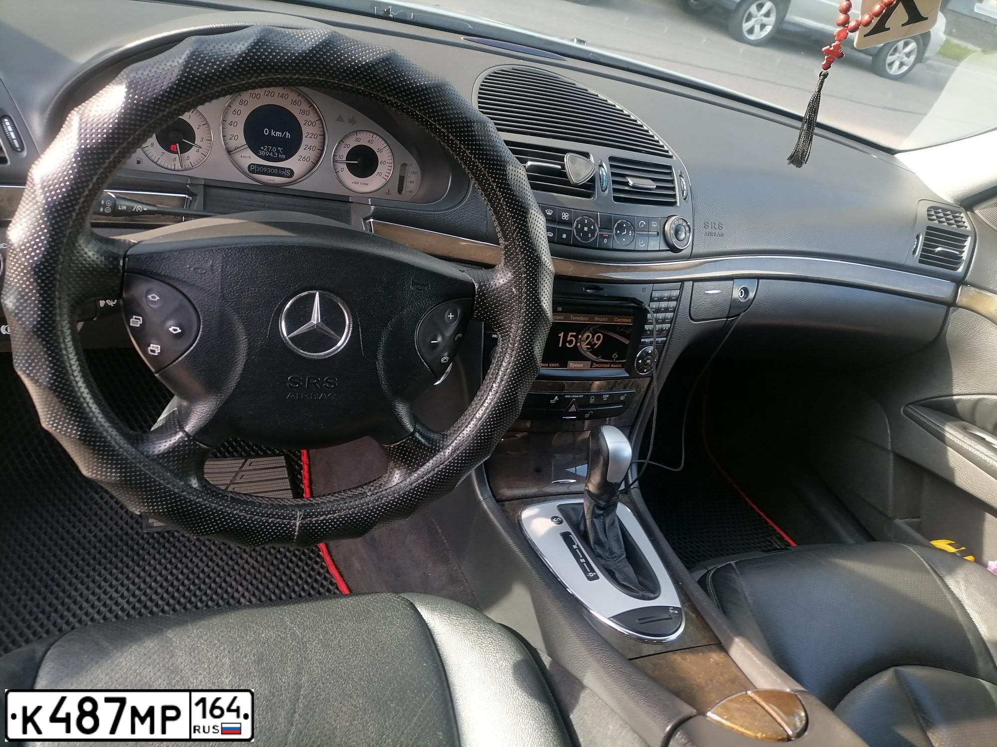 Фото автомобиля MERCEDES-BENZ E240, 2004 — госномер У635ЕН05
