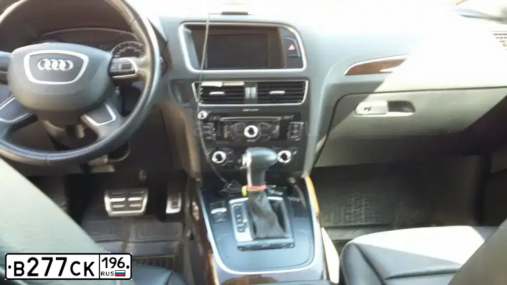 Фото автомобиля TOYOTA LANDCRUISER 200, 2011 — госномер В777ОМ196. Цвет: ЧЕРНЫЙ