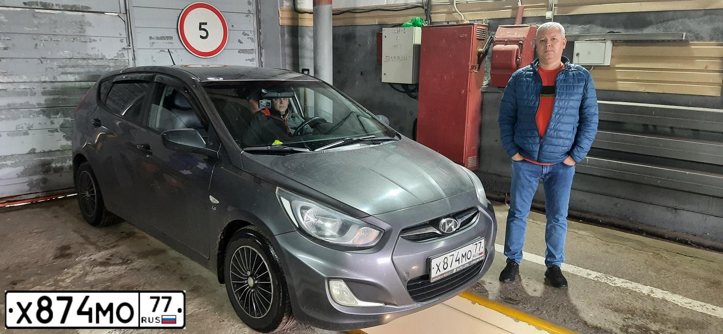 Фото автомобиля HYUNDAI SOLARIS, 2013 — госномер К857ТУ62. Цвет: ЧЕРНО-СЕРЫЙ