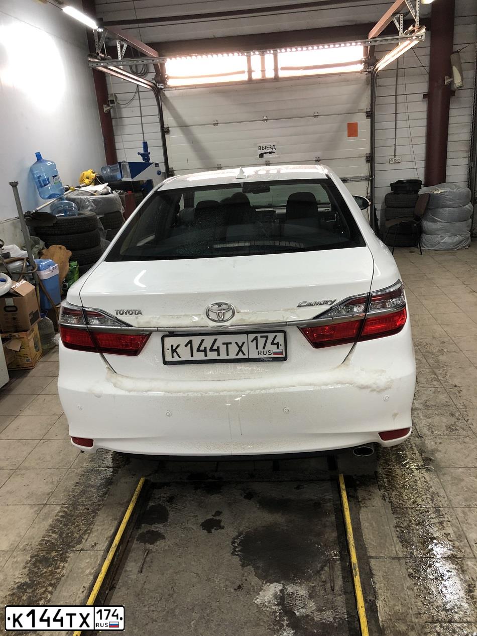 Фото автомобиля TOYOTA CAMRY, 2016 — госномер К144ТХ174. Цвет: БЕЛЫЙ