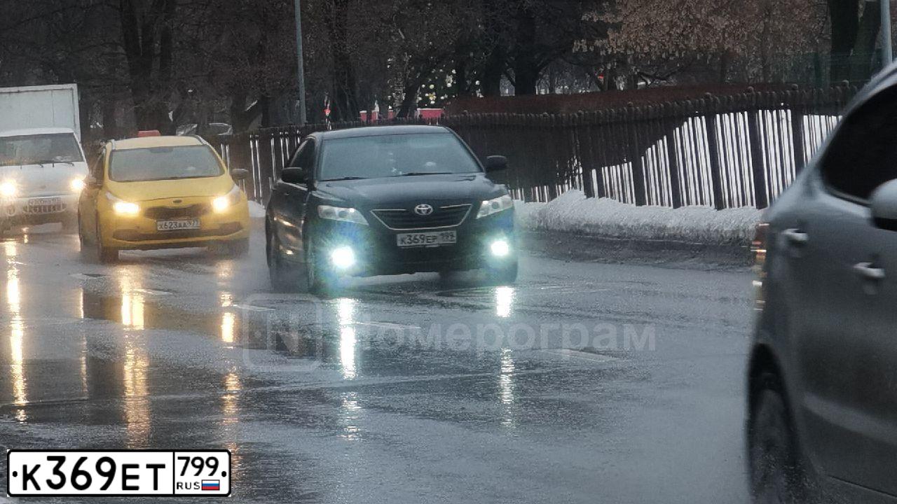 Фото автомобиля MERCEDES-BENZ E-CLASS, 2012 — госномер Н753ТХ198. Цвет: Белый