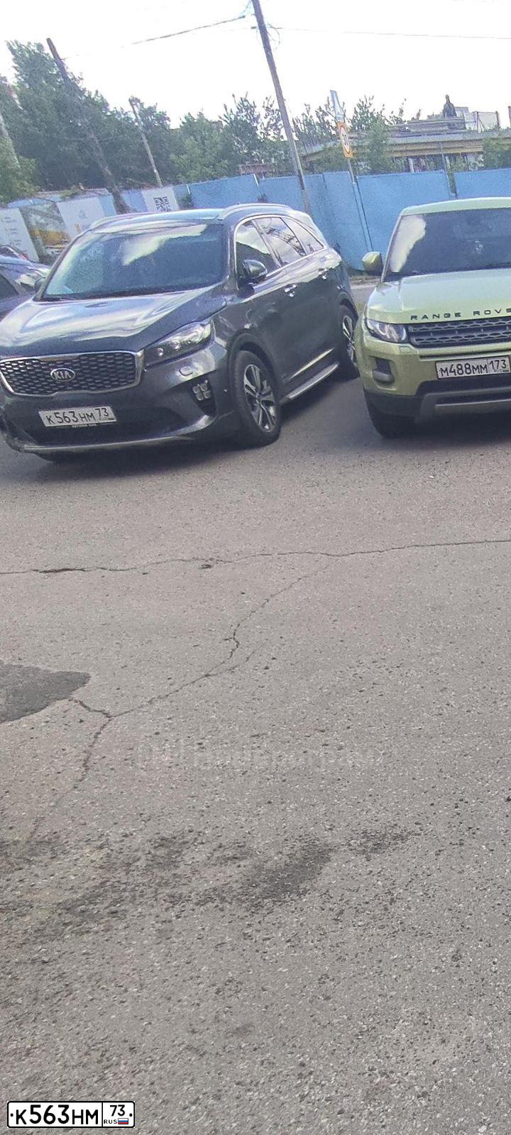 Фото автомобиля KIA SORENTO, 2018 — госномер К563НМ73. Цвет: Серый