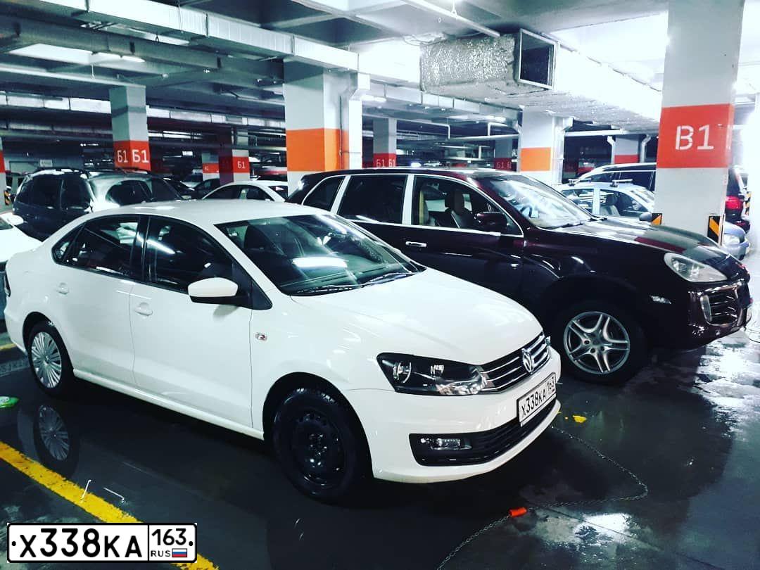 Фото автомобиля VOLKSWAGEN POLO, 2015 — госномер Е589ВЕ702. Цвет: Белый