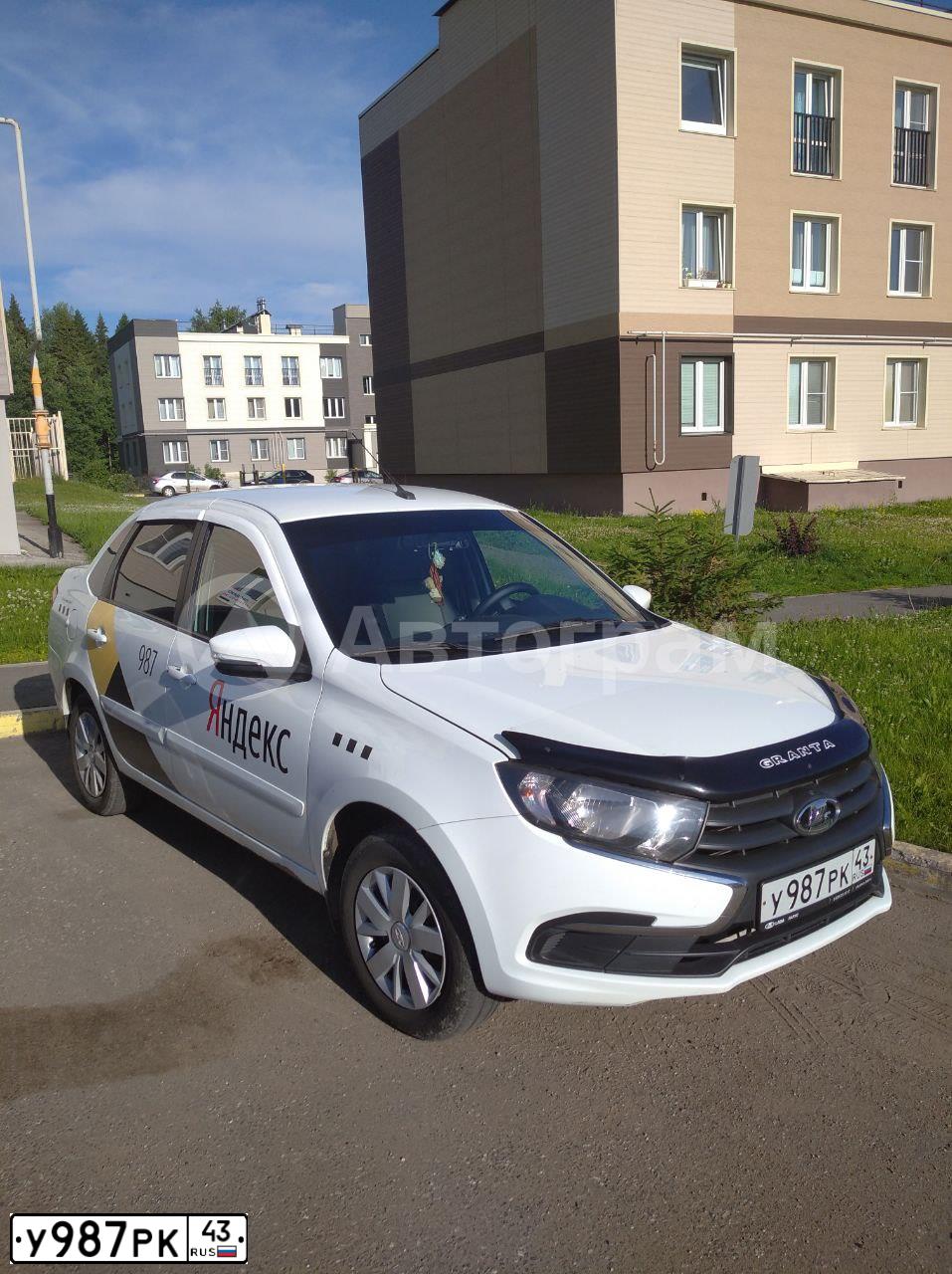 Фото автомобиля LADA 2190 GRANTA, 2019 — госномер У987РК43. Цвет: БЕЛЫЙ