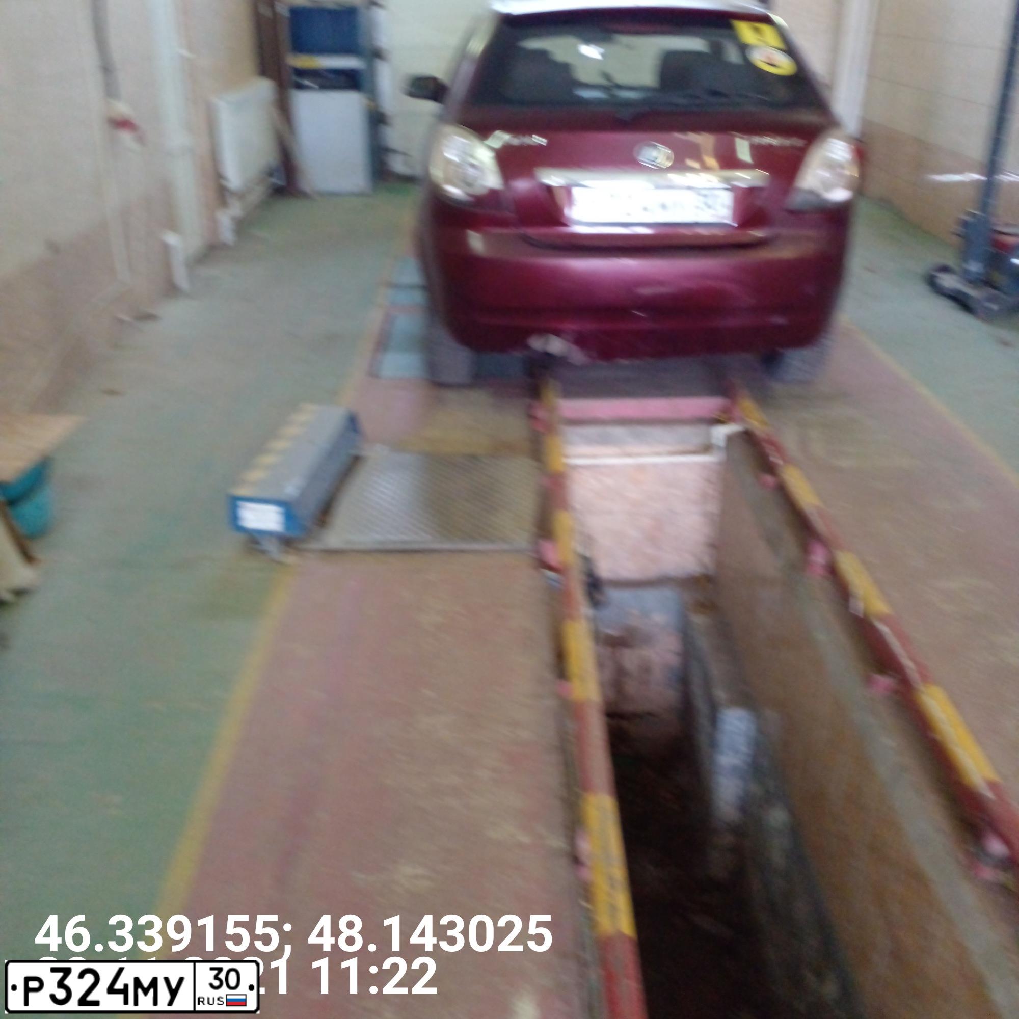 Фото автомобиля LIFAN BREEZ, 2009 — госномер Р324МУ30. Цвет: ТЕМНО-ВИШНЕВЫЙ