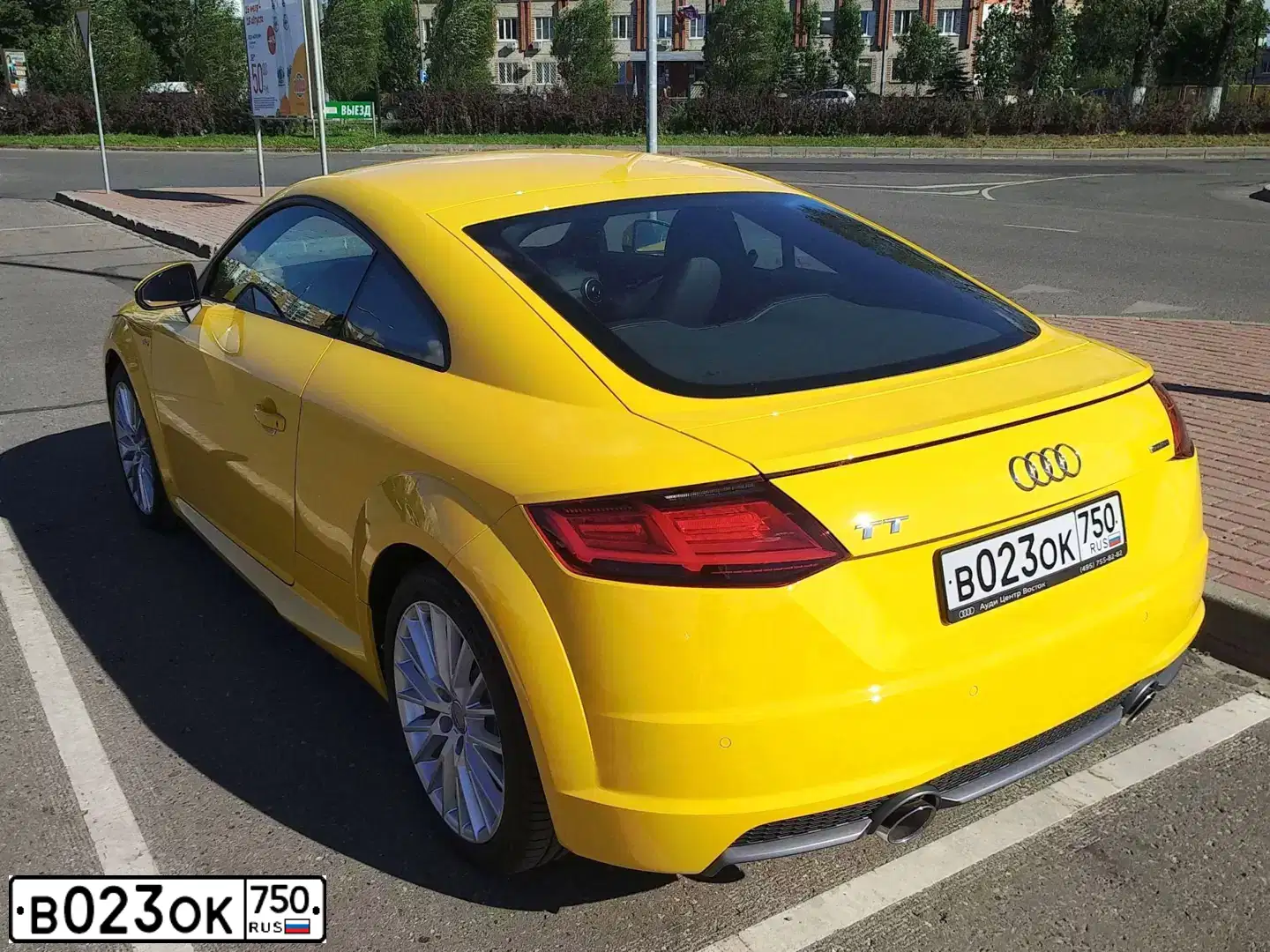 Фото автомобиля AUDI TT, 2016 — госномер В023ОК750. Цвет: ЖЁЛТЫЙ